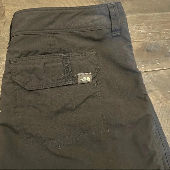 The North Face Mid Length Rip Stop Shorts Black Size 4 - Picture 9 of 10